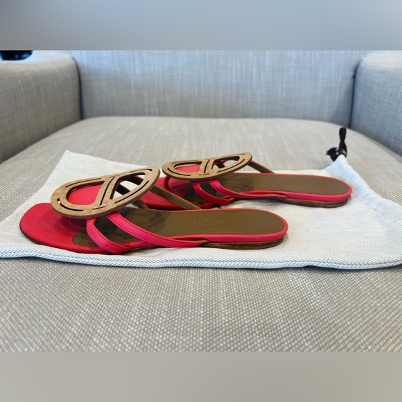 Hermes Galet chaine d'ancre Coral Pink Flat Sandals - Picture 5 of 8